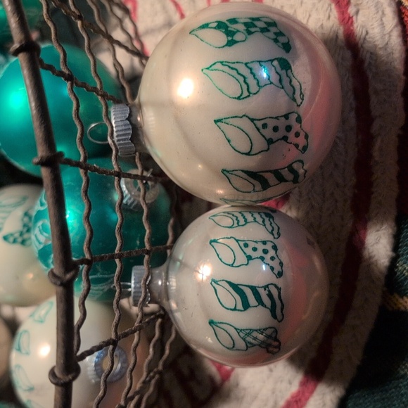 💥SOLD💥"30"Shiny Brite Holiday Ornaments&Antique Heavy Wire Farm Basket - Picture 8 of 8